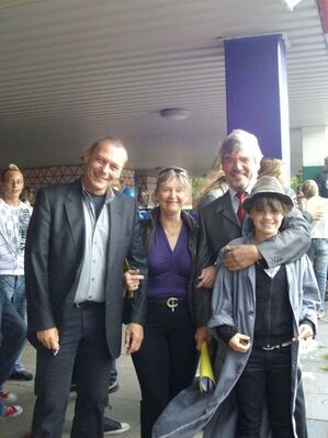 Freuen sich gemeinsam über den neuen Namen.