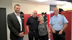 Architekt IB, Senator für Inneres U. Mäurer, Stellv. Beiratssprecherin C. Hanke, Leiter der Feuerwehr Bremen K.-H. Knorr